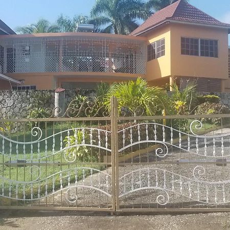 Chaudhry Holiday House Montego Bay Eksteriør bilde