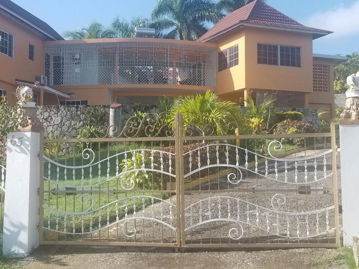 Chaudhry Holiday House Montego Bay Eksteriør bilde