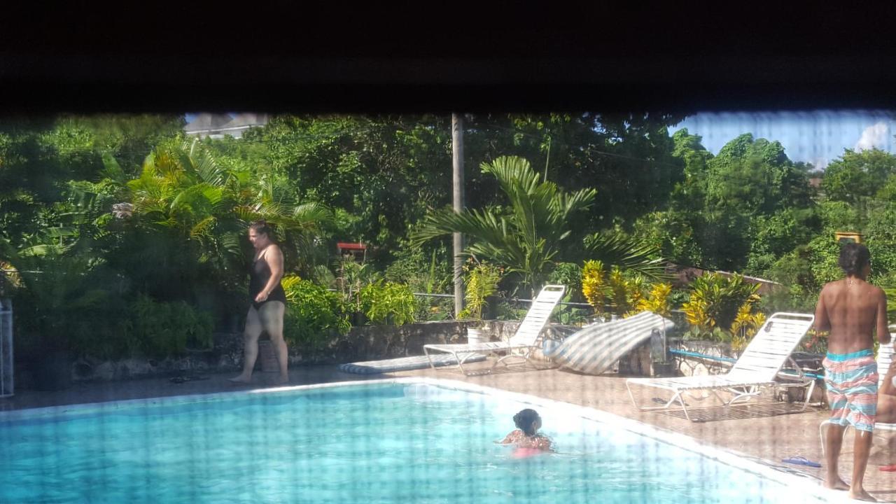 Chaudhry Holiday House Montego Bay Eksteriør bilde